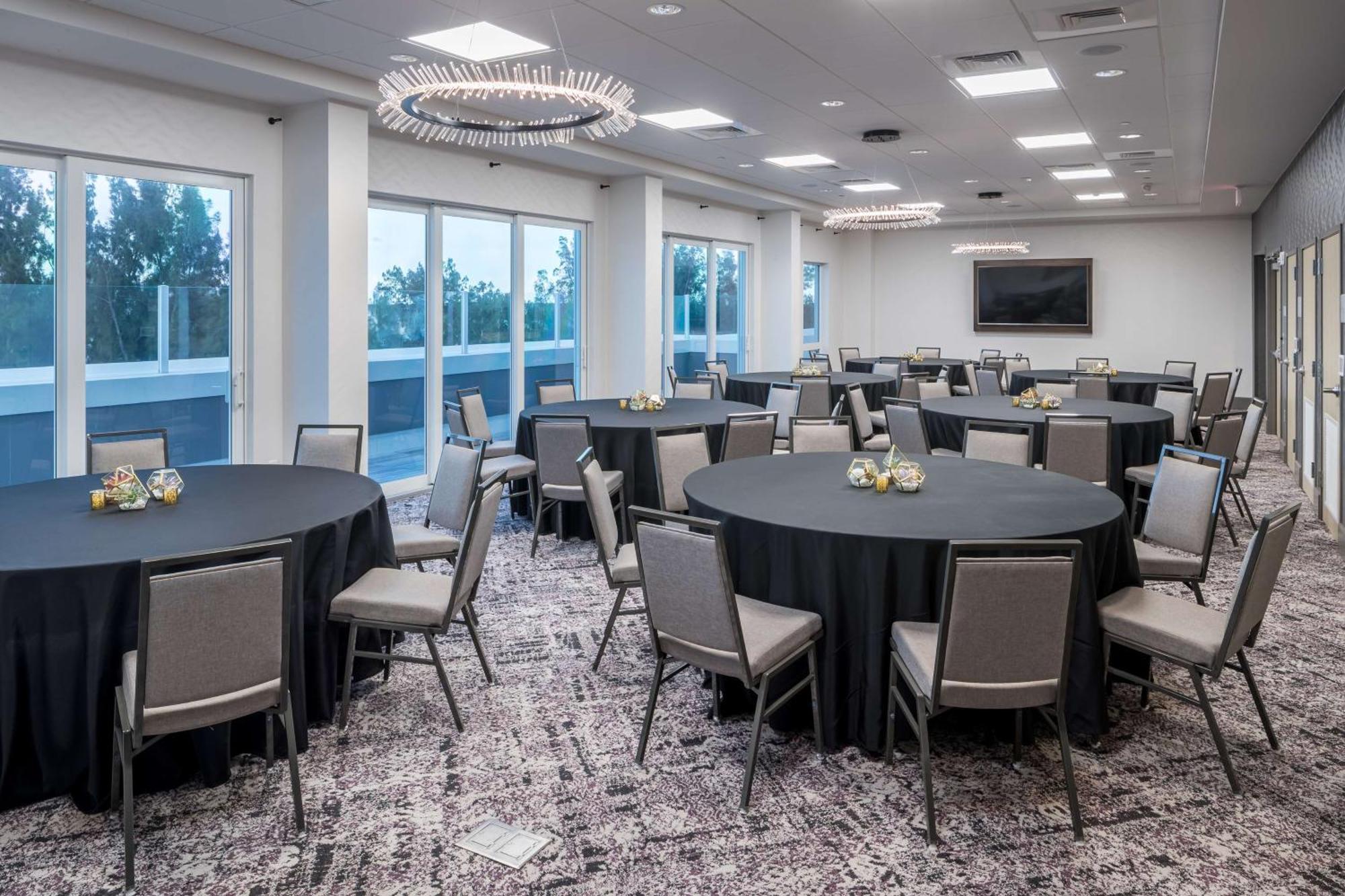Home2 Suites By Hilton Cape Canaveral Cruise Port Екстер'єр фото