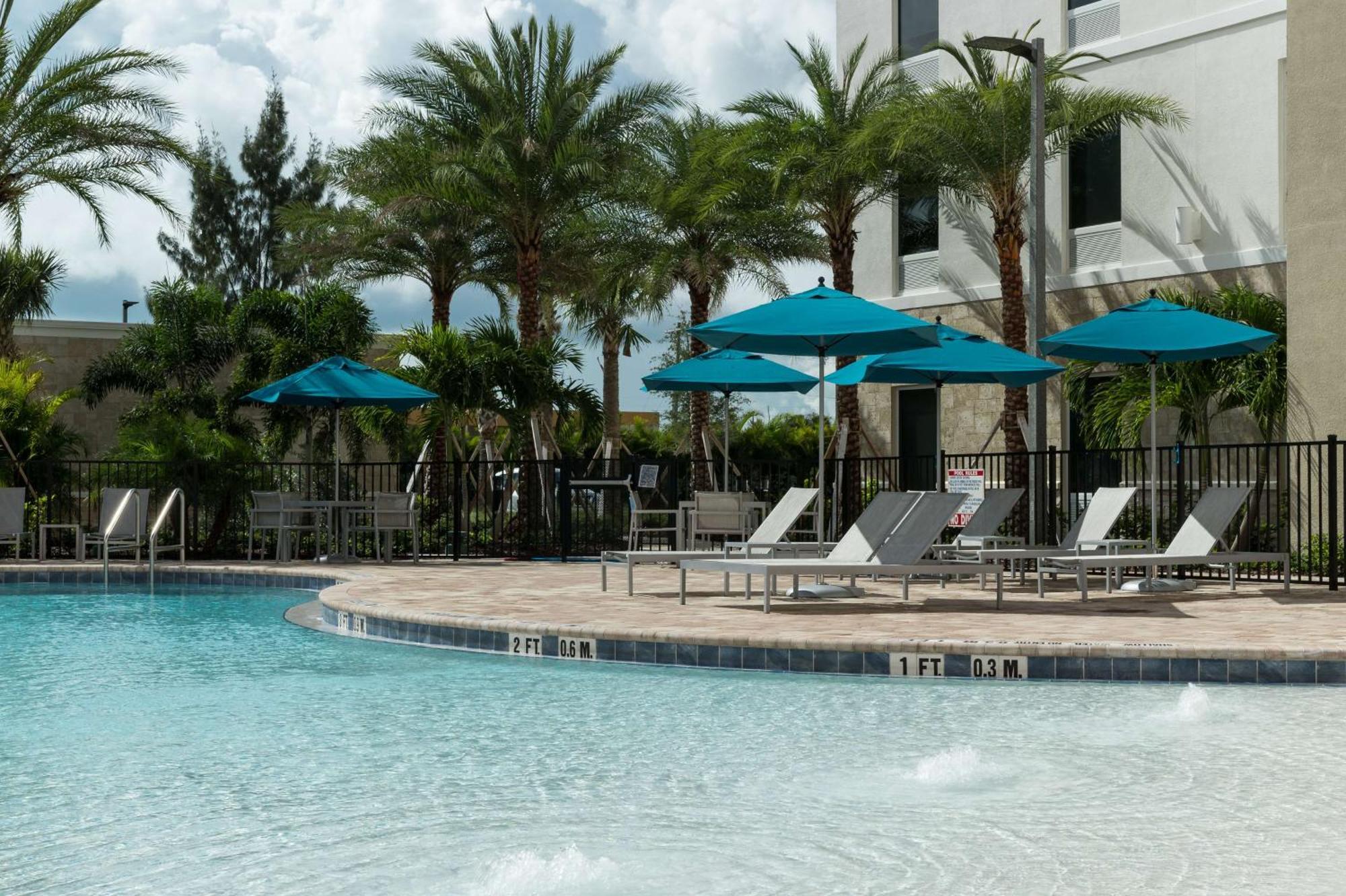 Home2 Suites By Hilton Cape Canaveral Cruise Port Екстер'єр фото